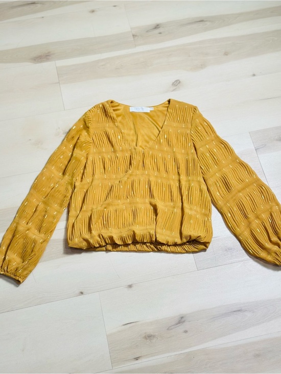 Ast the label Tops - ASTR the Label gold metallic pattern long sleeve chic sheer bubble blouse top M